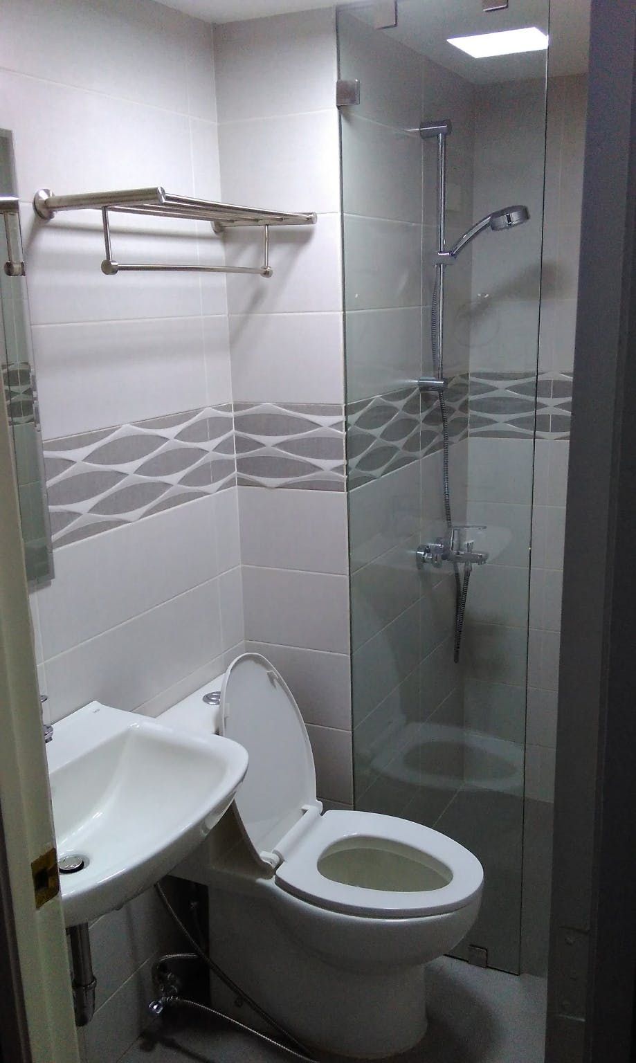 "Studio Condo for Rent in Prince Plaza II, Legazpi Village, Makati"06