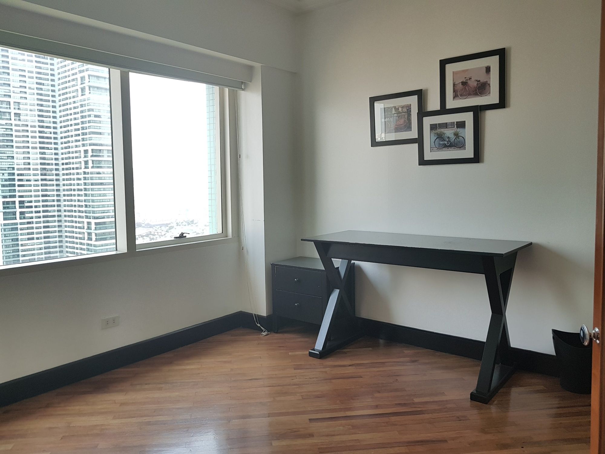 "3BR Condo for Rent in Hidalgo Place, Rockwell Center, Makati"09