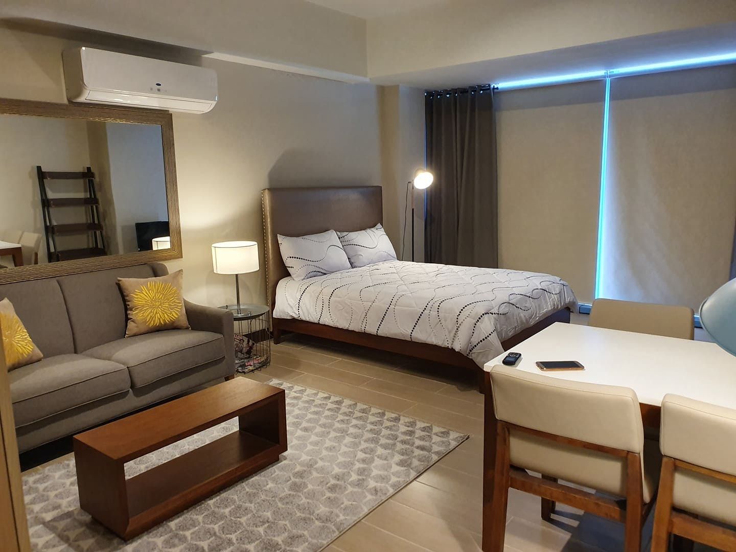 "Studio Condo for Rent in Three Central, Salcedo Village, Makati"08