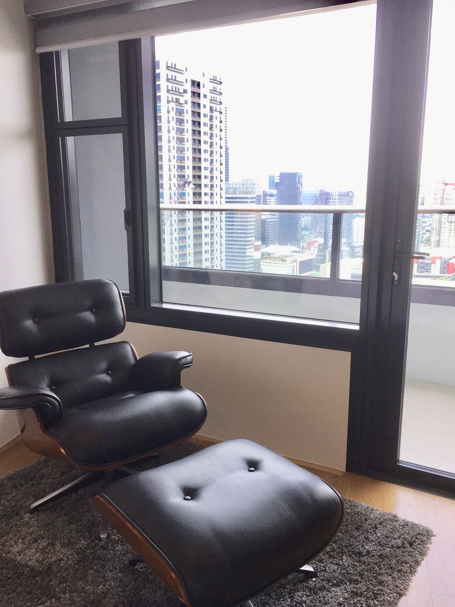 "2BR Condo for Rent in Arya Residences, BGC - Bonifacio Global City, Ta"09