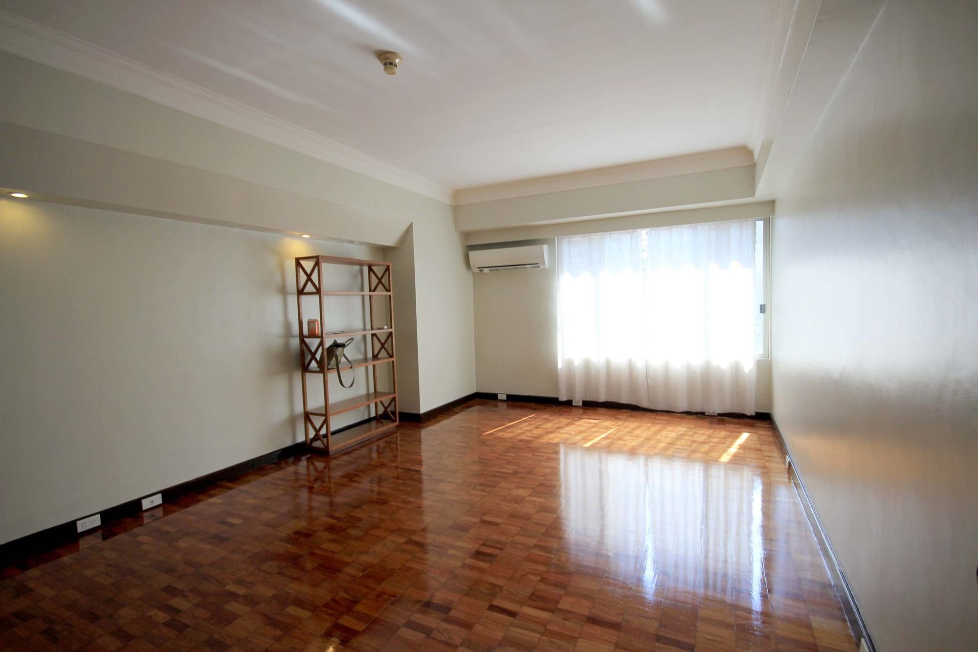 "2BR Condo for Rent in One Salcedo Place, Salcedo Village, Makati"10