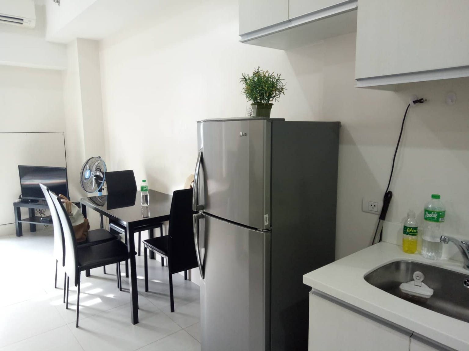 "Studio Condo for Rent in Twin Oaks Place East Tower, Ortigas Center, M"08