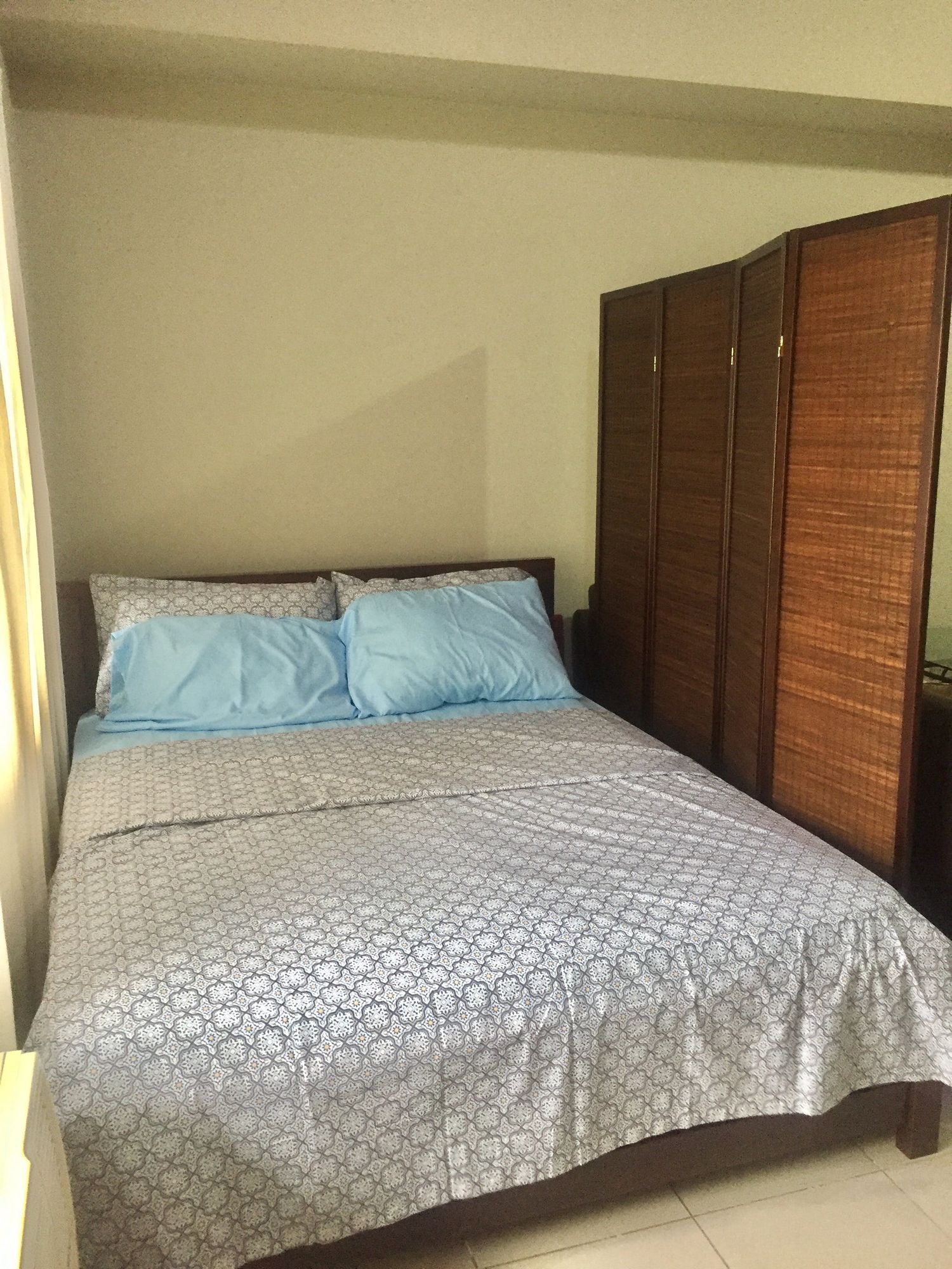 "Studio Condo for Rent in Fairways Tower, BGC - Bonifacio Global City,"03
