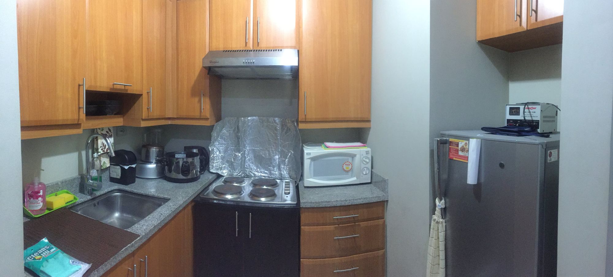 "Studio Condo for Rent in Fairways Tower, BGC - Bonifacio Global City,"06