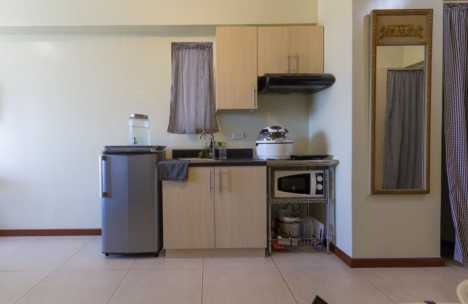 "Studio Condo for Rent in The Columns Legaspi, Legazpi Village, Makati"10
