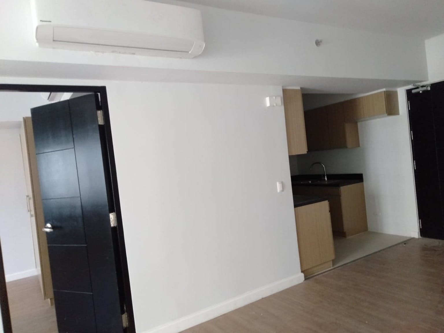 "1BR Condo for Rent in The Meranti at Two Serendra, BGC - Bonifacio Glo"03