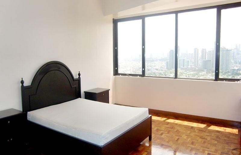 "3BR Condo for Rent in Pacific Plaza Ayala, Urdaneta, Makati"04