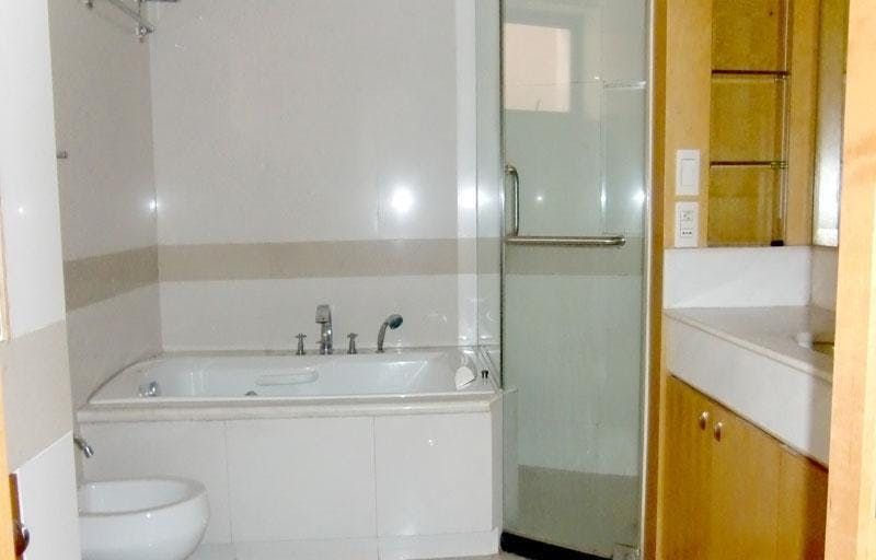 "3BR Condo for Rent in Pacific Plaza Ayala, Urdaneta, Makati"10