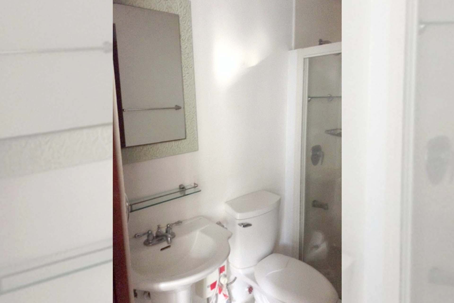 "3BR Condo for Rent in Penhurst Parkplace, BGC - Bonifacio Global City,"09