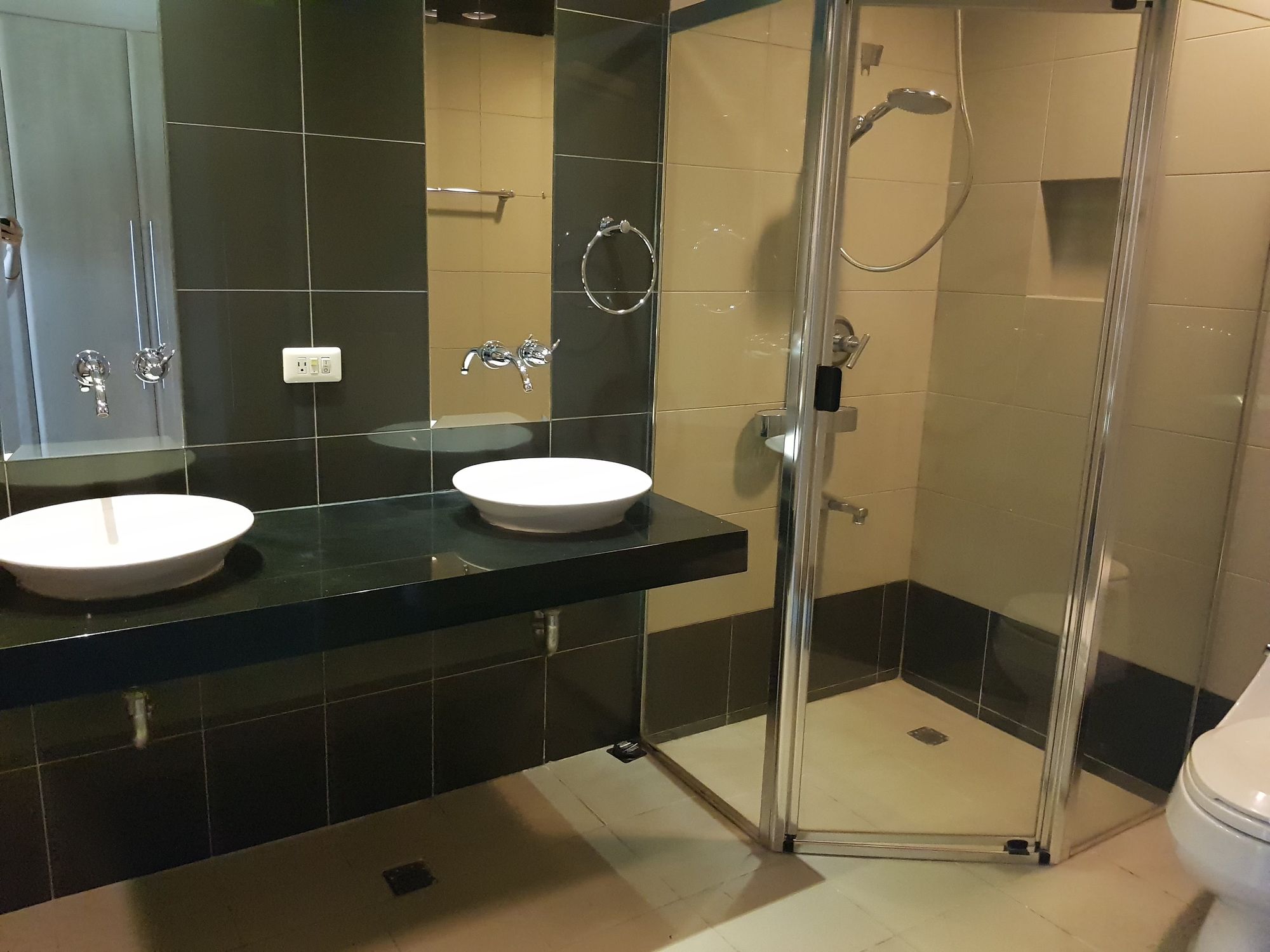 "2BR Condo for Rent in One McKinley Place, BGC - Bonifacio Global City,"06