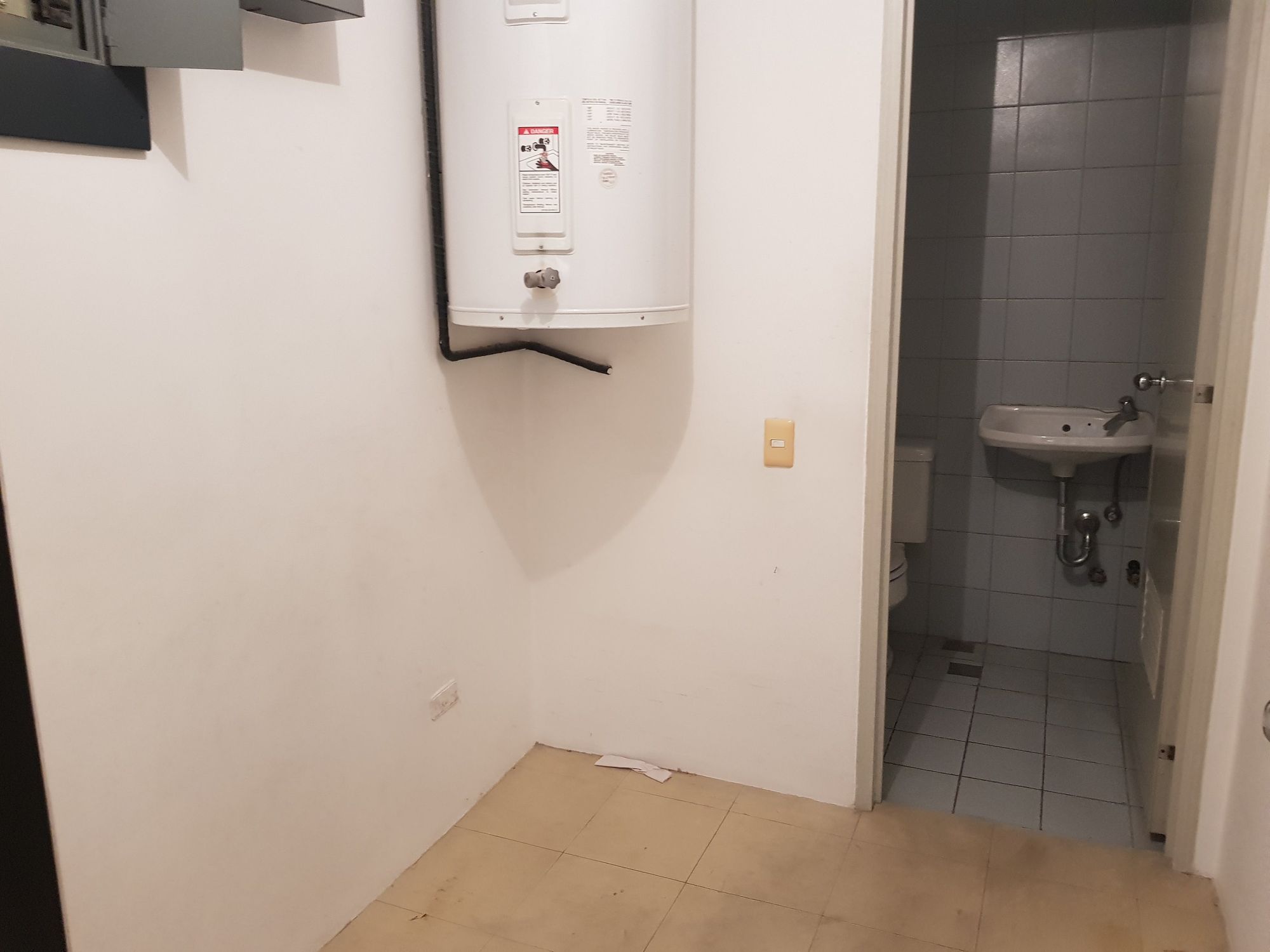 "2BR Condo for Rent in One McKinley Place, BGC - Bonifacio Global City,"08