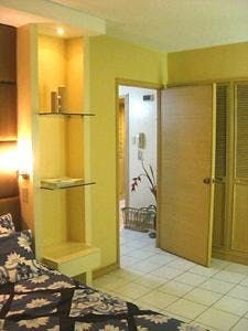 "1BR Condo for Rent in Tropical Palms, Legazpi Village, Makati"01
