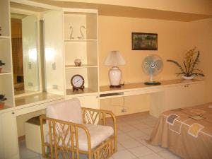 "1BR Condo for Rent in Tropical Palms, Legazpi Village, Makati"10