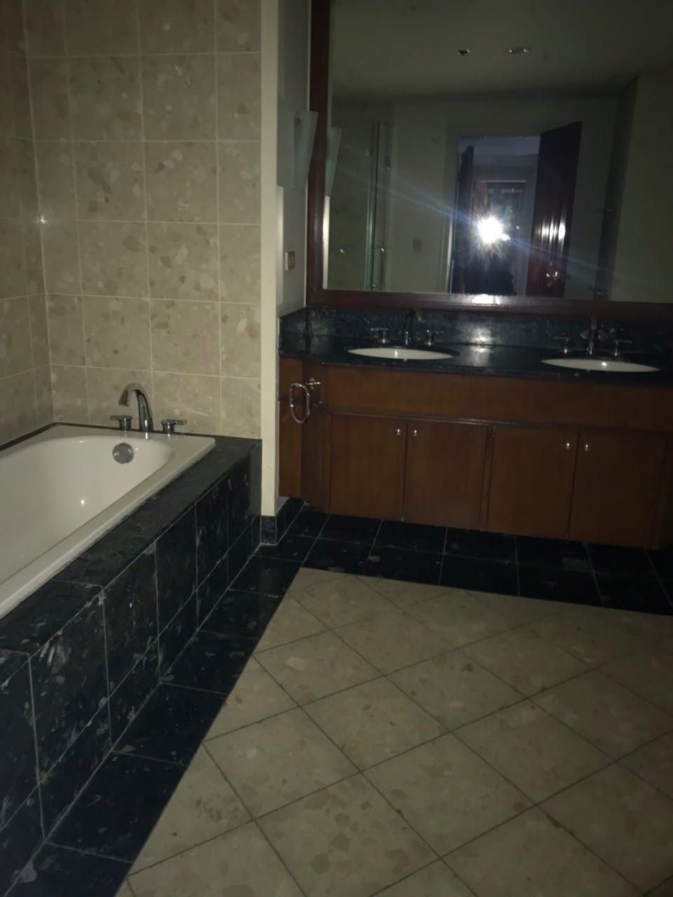 "3BR Condo for Rent in Rizal Tower, Rockwell Center, Makati"10