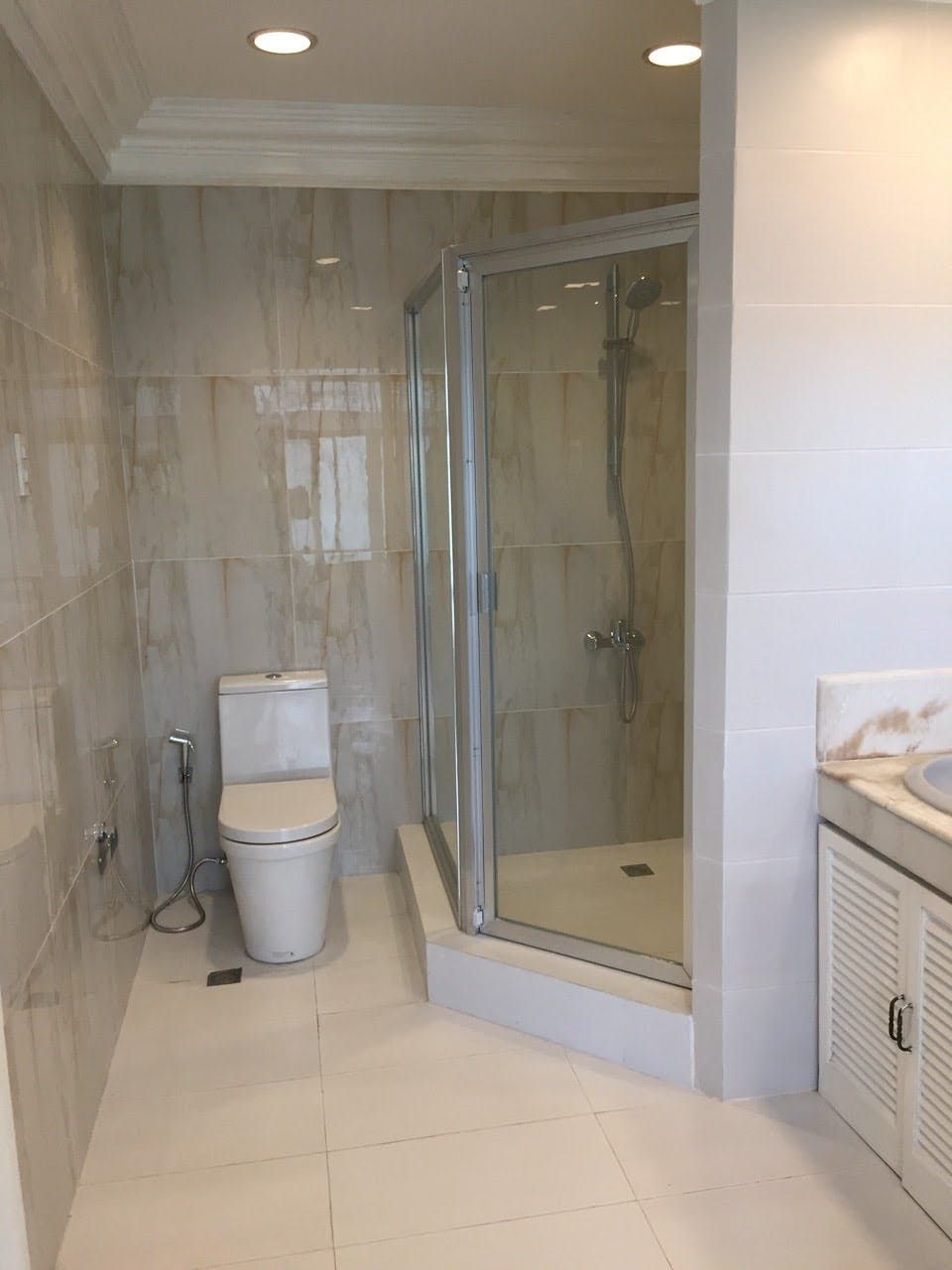 "4BR House for Rent in San Lorenzo Village, Makati"06