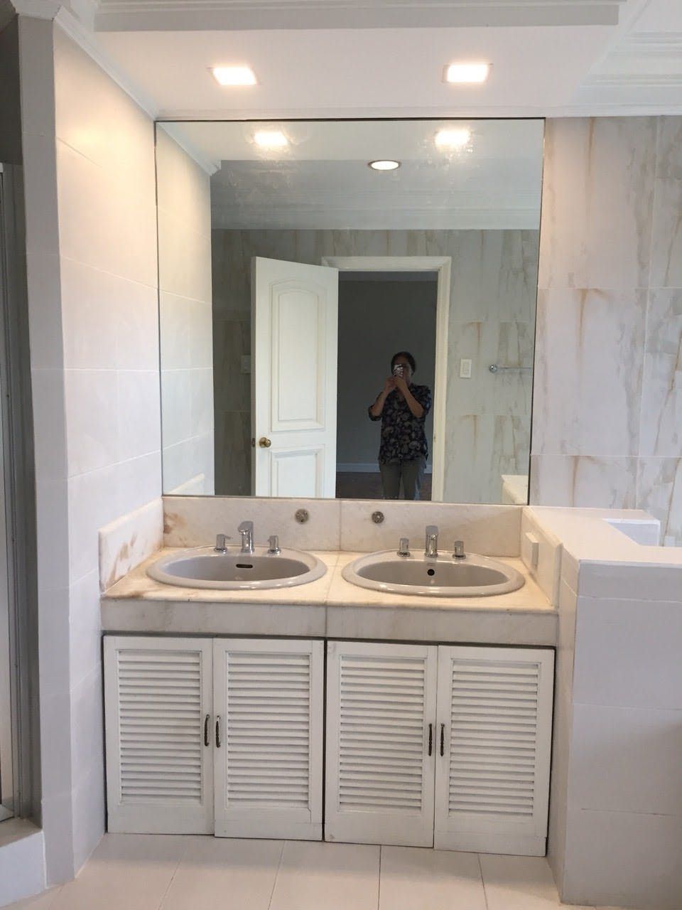 "4BR House for Rent in San Lorenzo Village, Makati"08