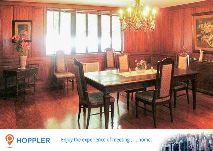 "5BR House for Rent in Dasmari?as Village, Makati"01