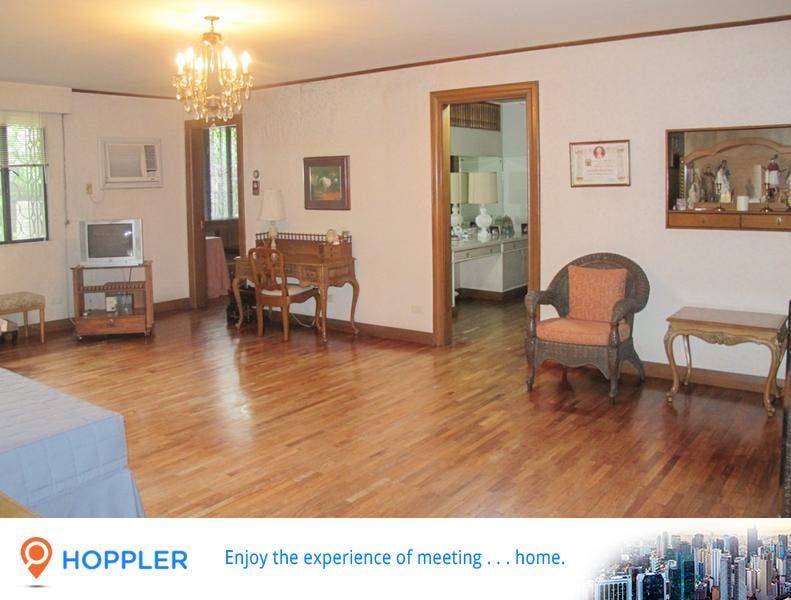 "5BR House for Rent in Dasmari?as Village, Makati"07