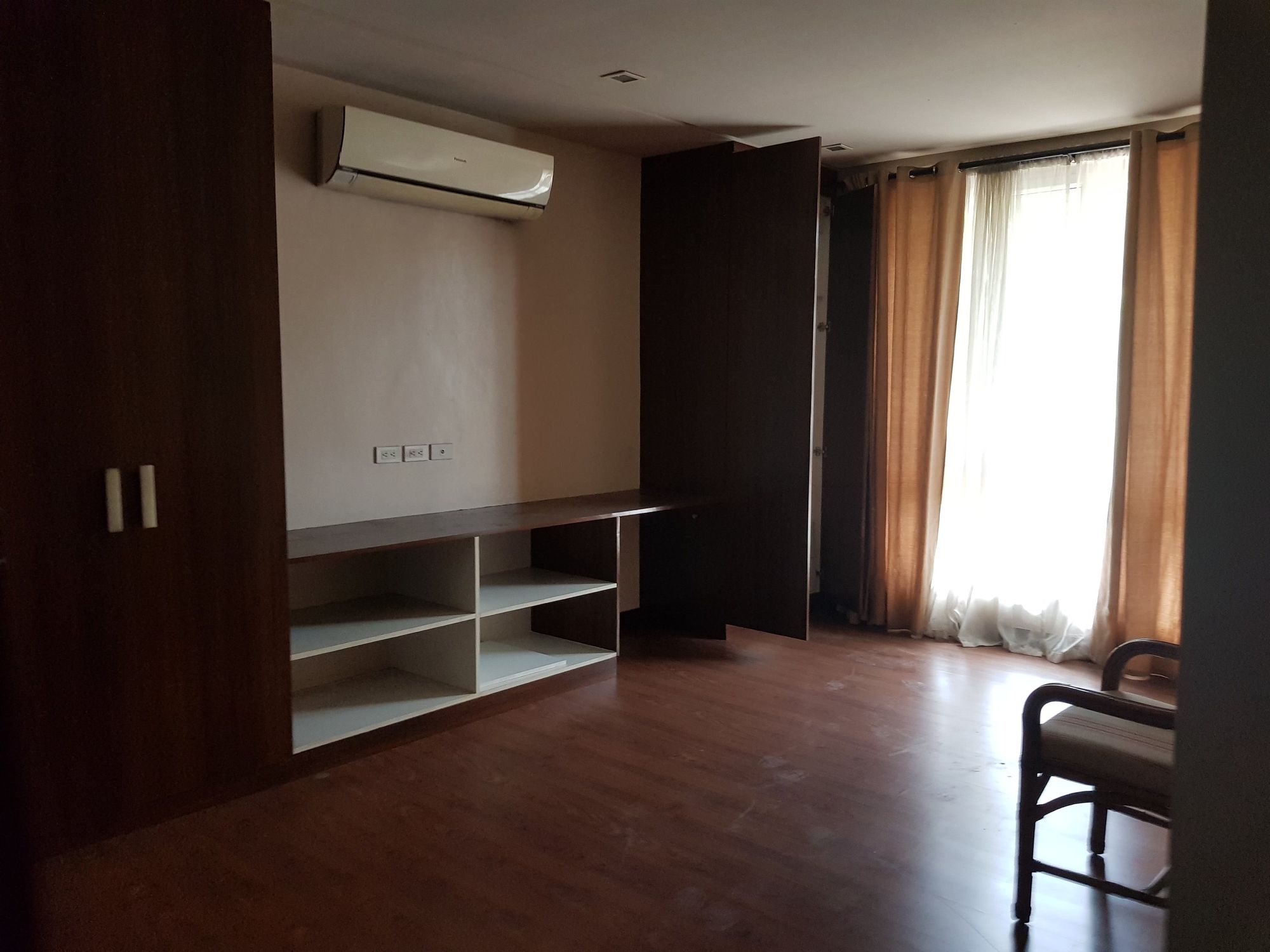 "3BR House for Rent in San Lorenzo Village, Makati"05
