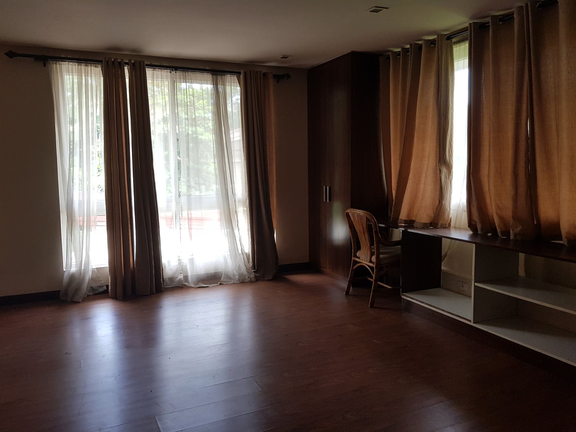 "3BR House for Rent in San Lorenzo Village, Makati"06