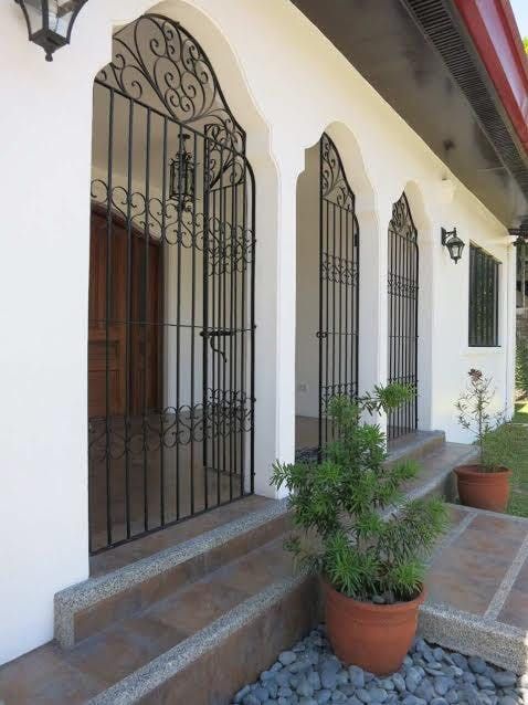 "5BR House for Rent in Dasmari?as Village, Makati"06