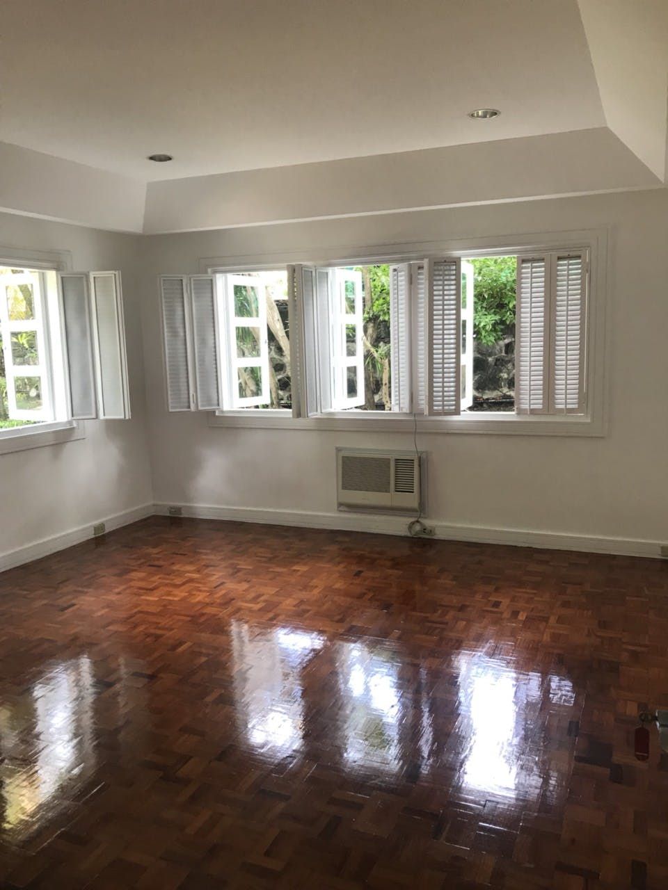 "4BR House for Rent in Dasmari?as Village, Makati"04