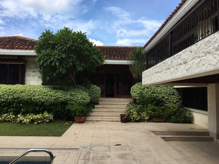 "5BR House for Rent in Green Meadows, Quezon City"05