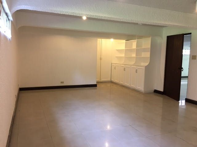"4BR House for Rent in Dasmari?as Village, Makati"04