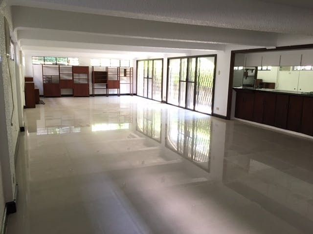 "4BR House for Rent in Dasmari?as Village, Makati"09