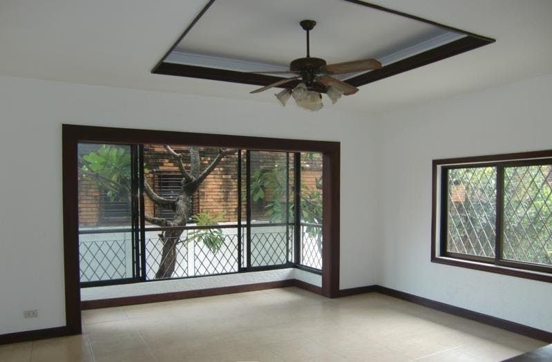 "4BR House for Rent in Greenhills, San Juan"06