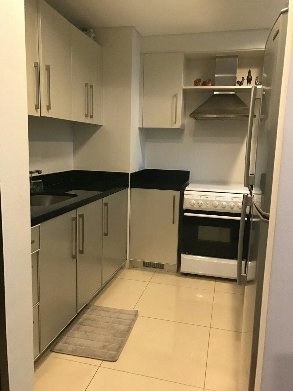 "1BR Condo for Rent in The Residences at Greenbelt, Legazpi Village, Ma"06