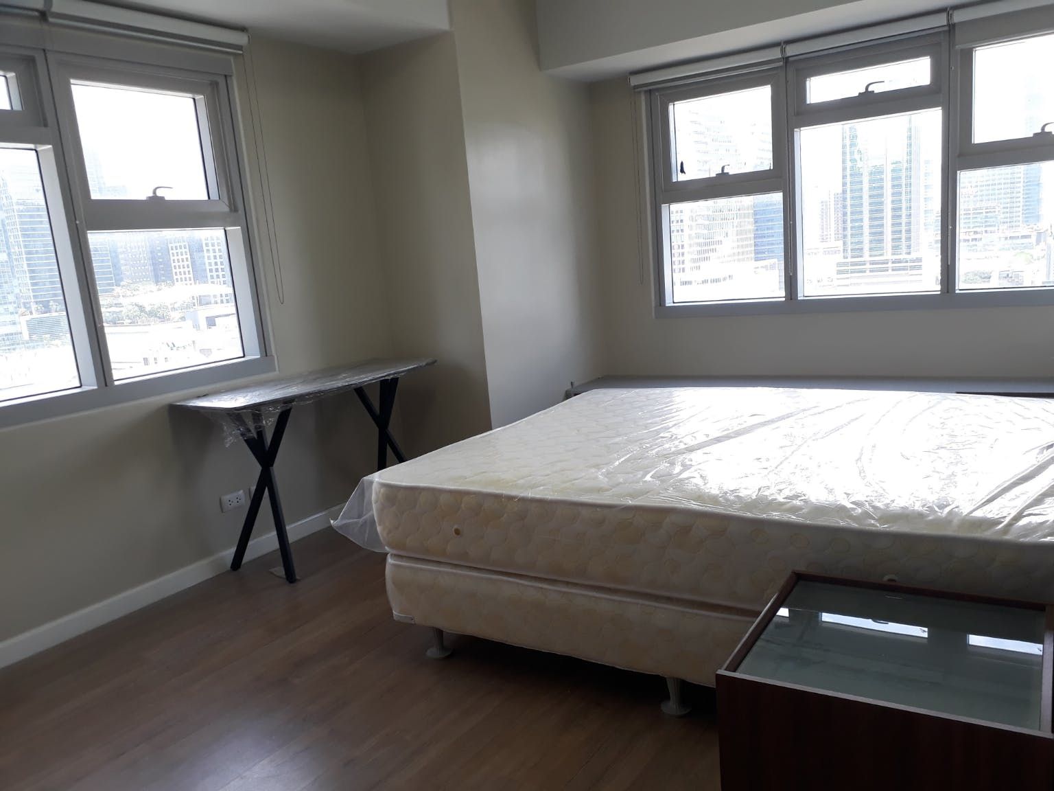 "3BR Condo for Rent in One Maridien Tower, BGC - Bonifacio Global City,"06