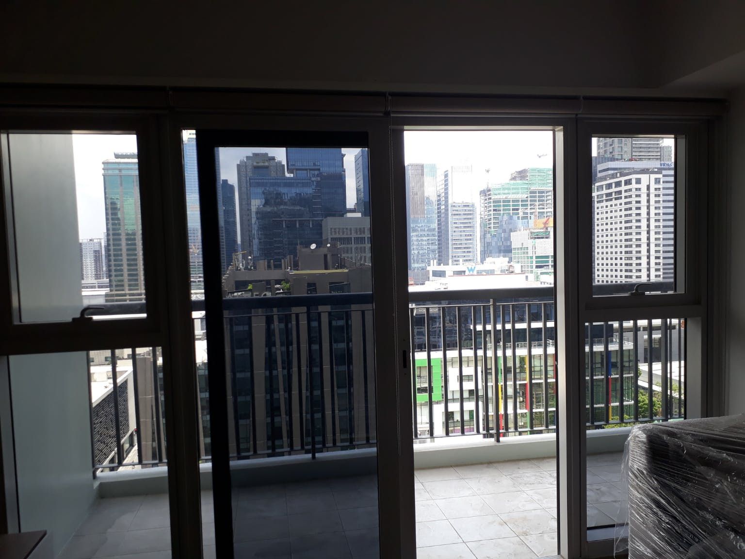 "3BR Condo for Rent in One Maridien Tower, BGC - Bonifacio Global City,"08