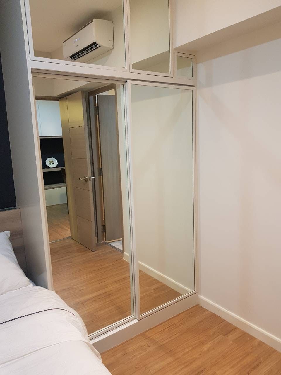 "1BR Condo for Rent in One Maridien Tower, BGC - Bonifacio Global City,"06