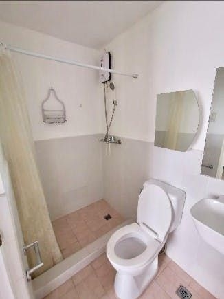 "1BR Condo for Rent in Forbeswood Heights, BGC - Bonifacio Global City,"09