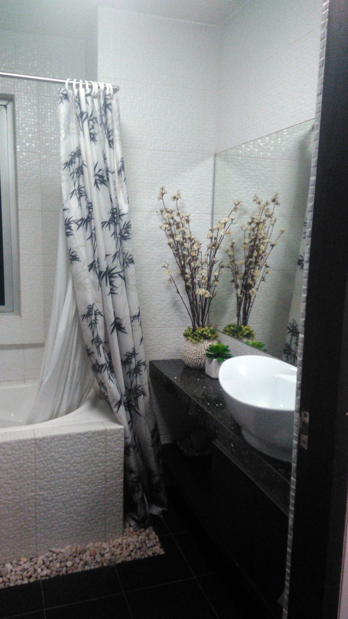 "2BR Condo for Rent in Blue Sapphire Residences, BGC - Bonifacio Global"09