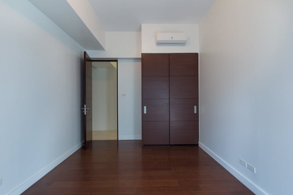 "3BR Condo for Rent in Luna Gardens, Rockwell Center, Makati"03