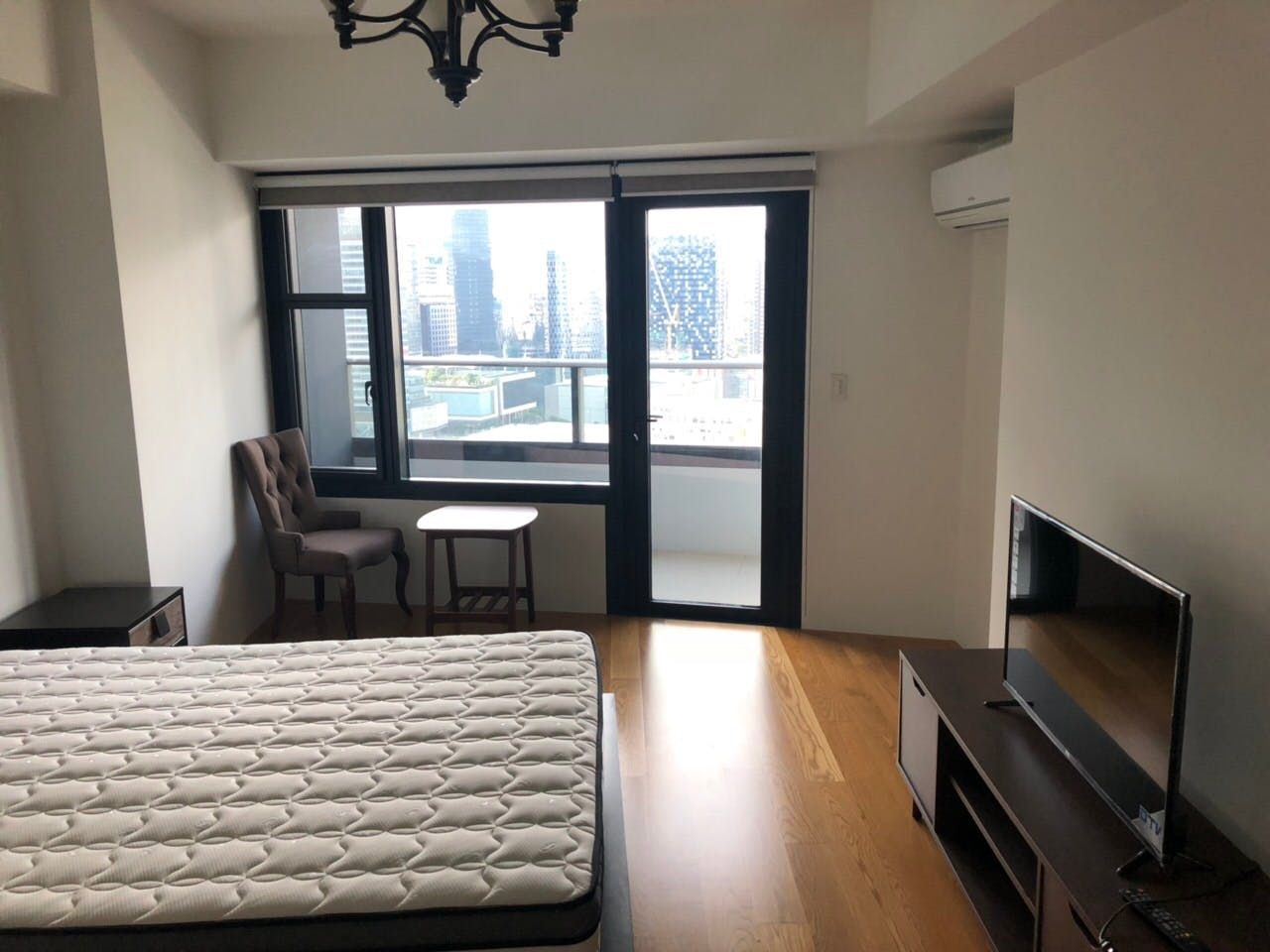 "2BR Condo for Rent in Arya Residences, BGC - Bonifacio Global City, Ta"04