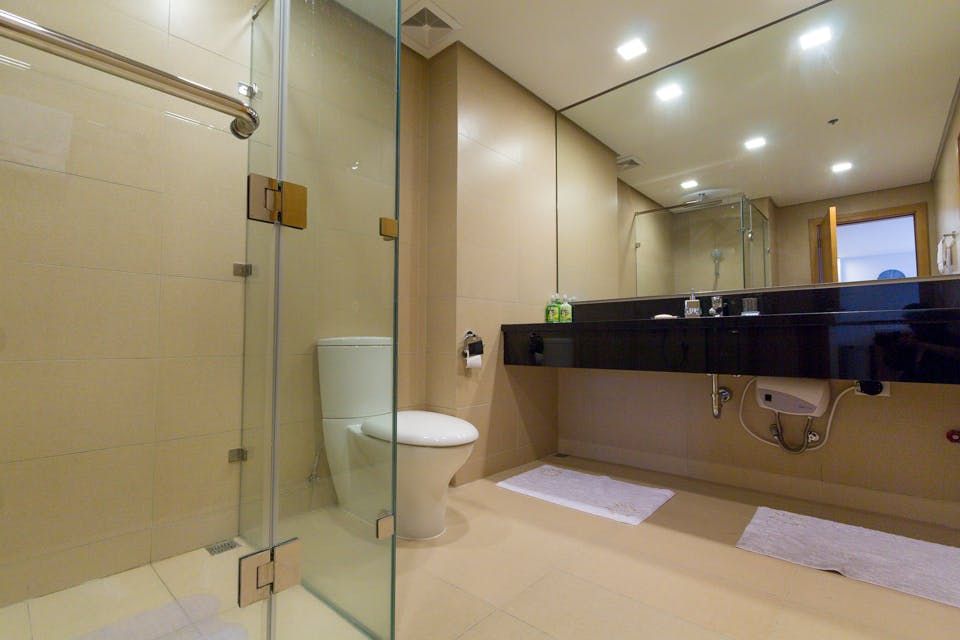 "2BR Condo for Rent in Park Terraces, San Lorenzo, Makati"04