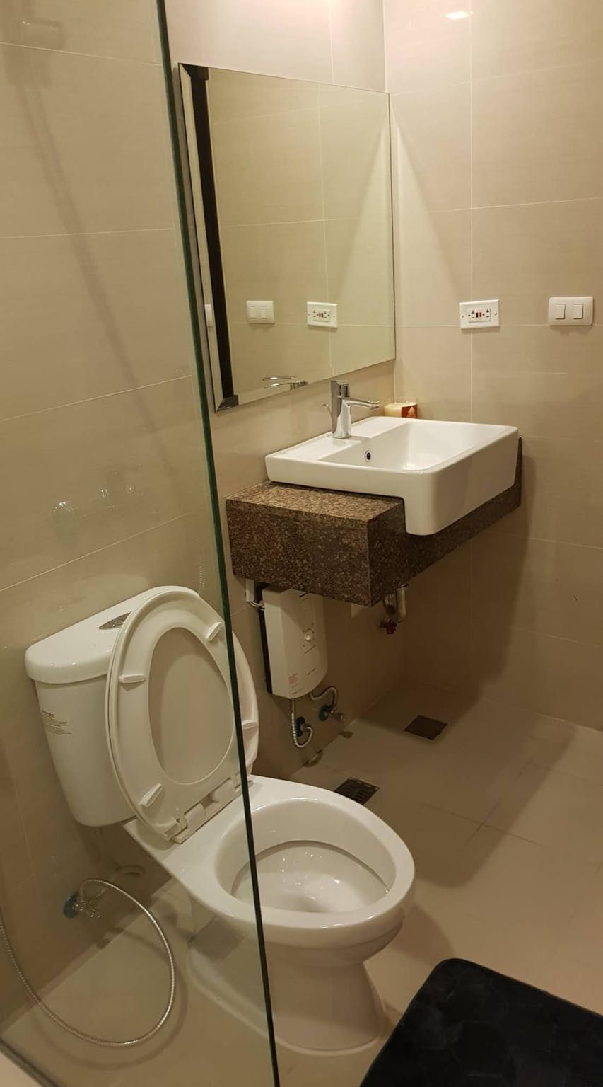 "1BR Condo for Rent in One Central, Salcedo Village, Makati"03