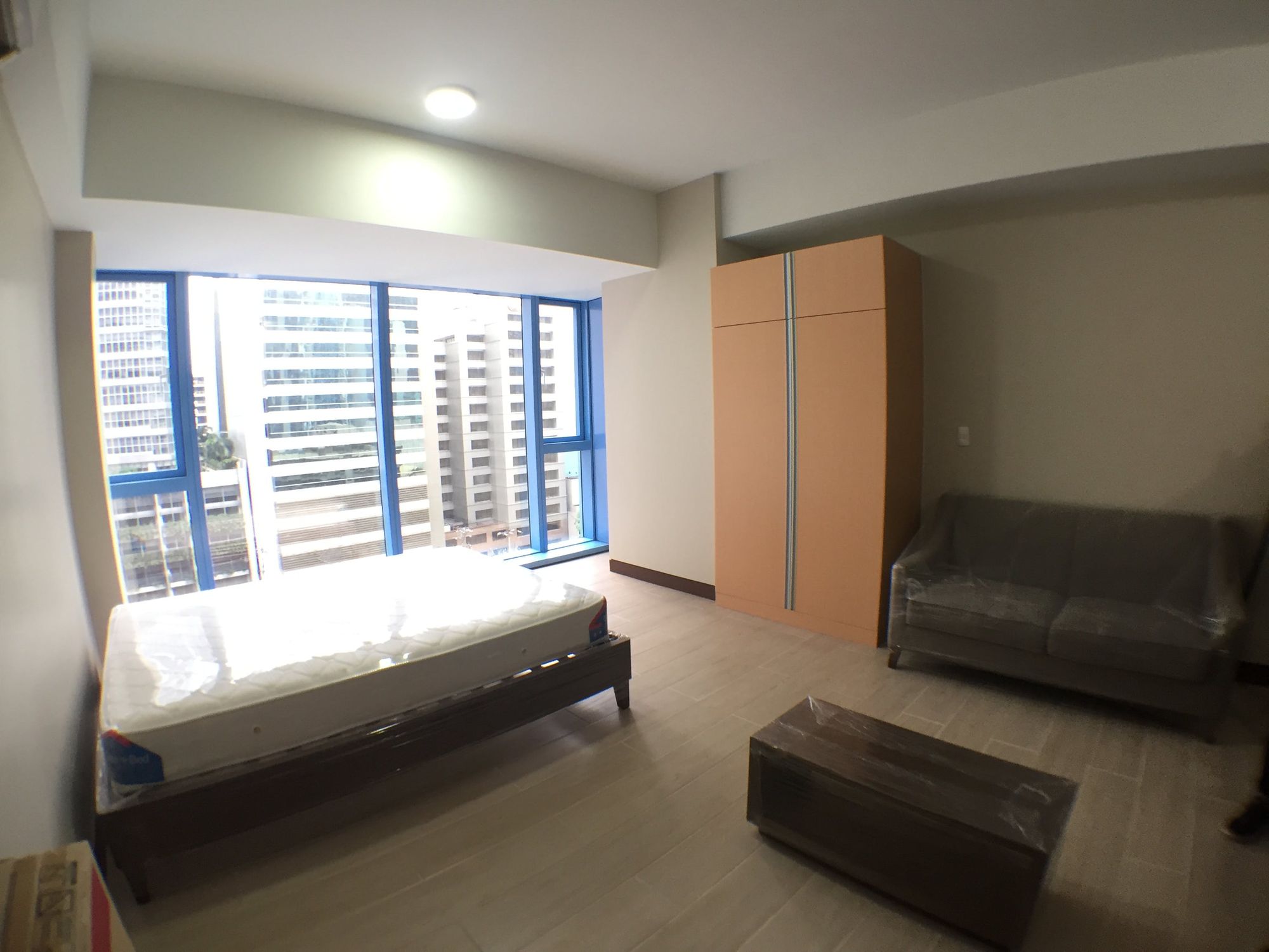 "Studio Condo for Rent in Three Central, Salcedo Village, Makati"08