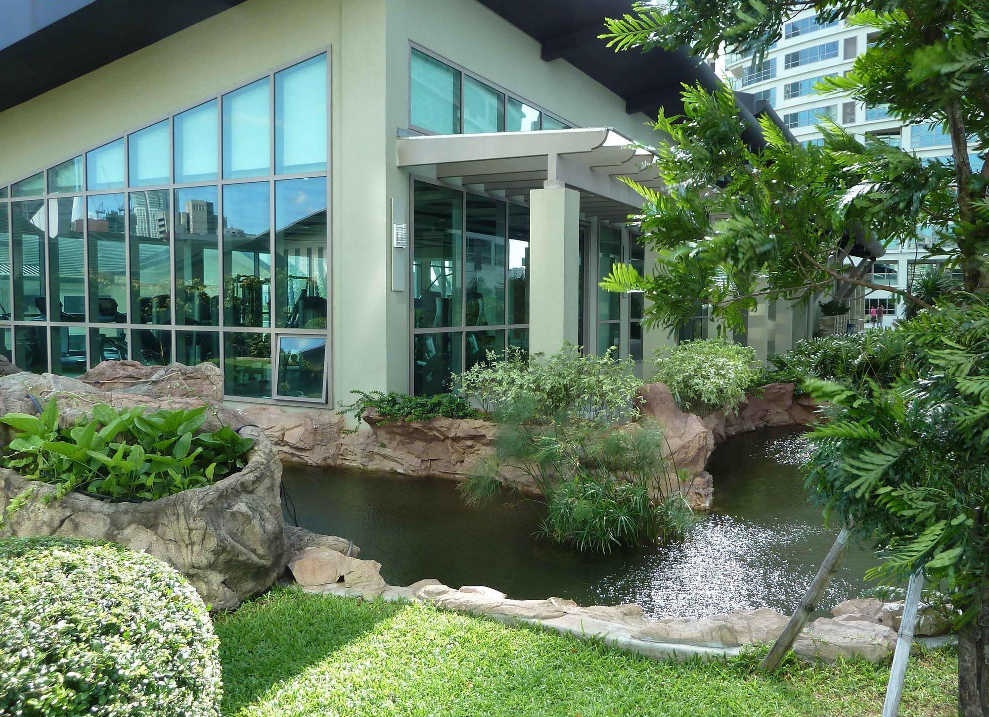 "1BR Condo for Rent in The Residences at Greenbelt, Legazpi Village, Ma"10