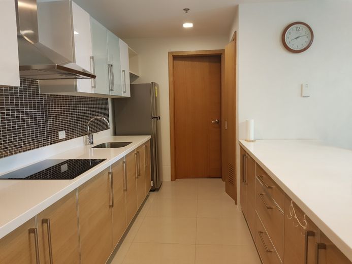 "1BR Condo for Rent in Park Terraces, San Lorenzo, Makati"01