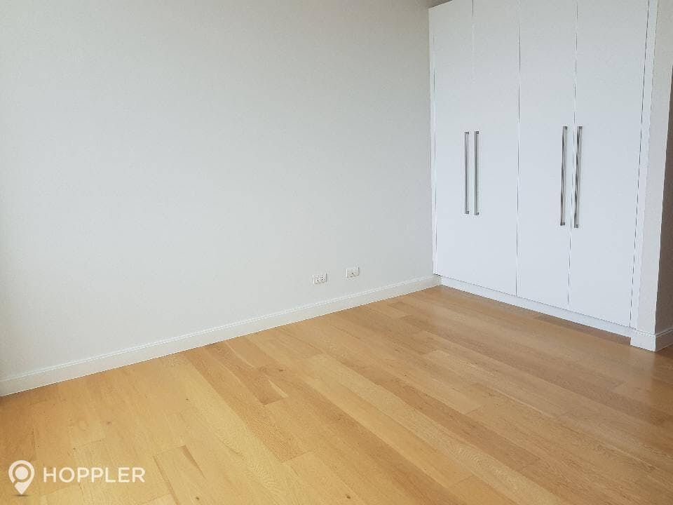 "3BR Condo for Rent in Park Terraces, San Lorenzo, Makati"04