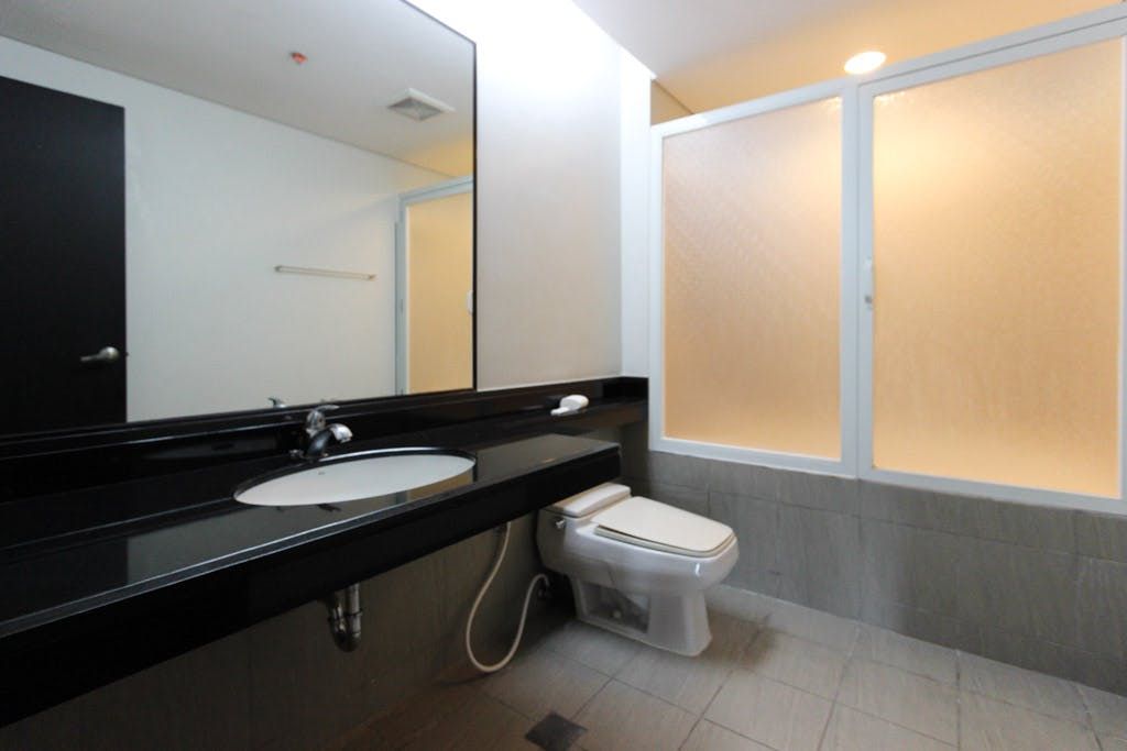 3BR Condo for Rent10