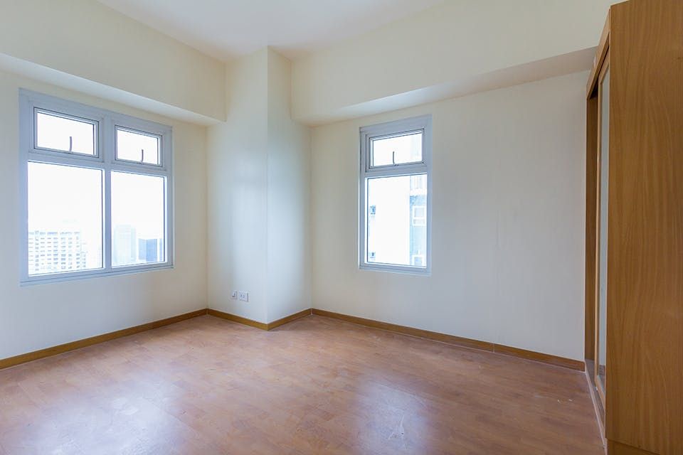 "2BR Condo for Rent in The Trion Towers, BGC - Bonifacio Global City, T"06