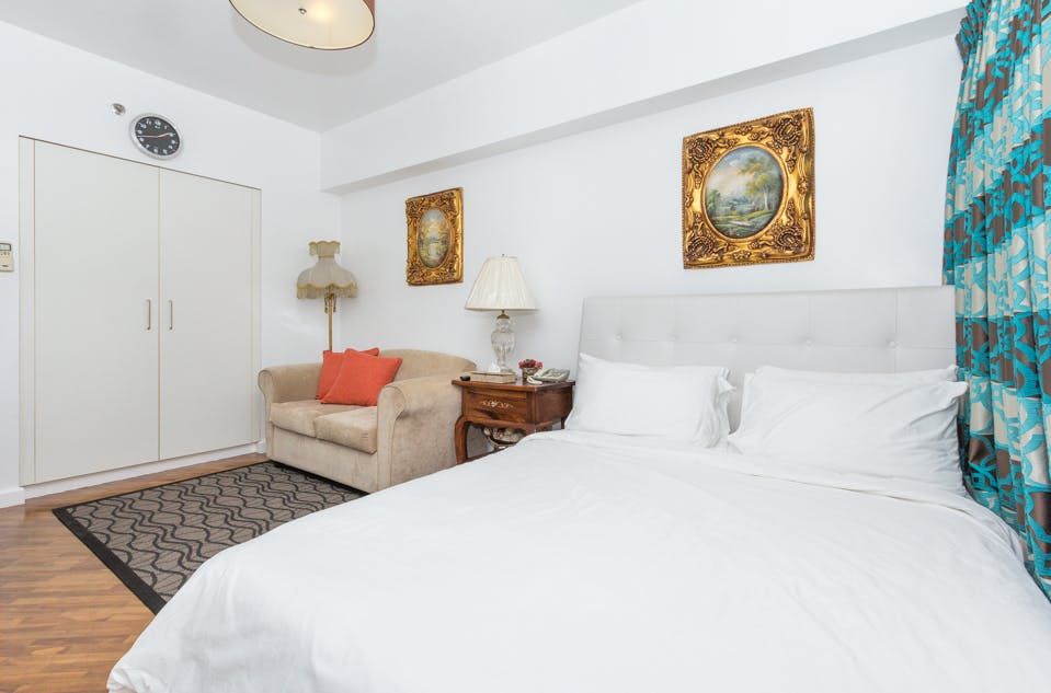 "Studio Condo for Rent in Joya Lofts and Towers, Rockwell Center, Makat"04