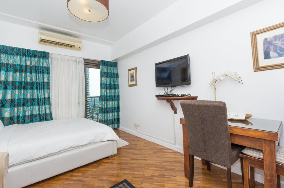 "Studio Condo for Rent in Joya Lofts and Towers, Rockwell Center, Makat"08