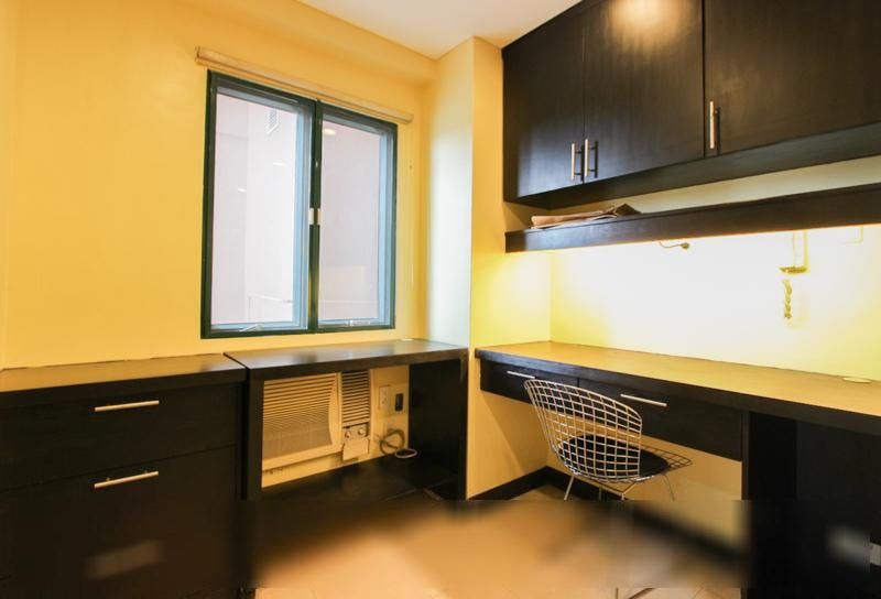 "1BR Condo for Rent in Penhurst Parkplace, BGC - Bonifacio Global City,"06