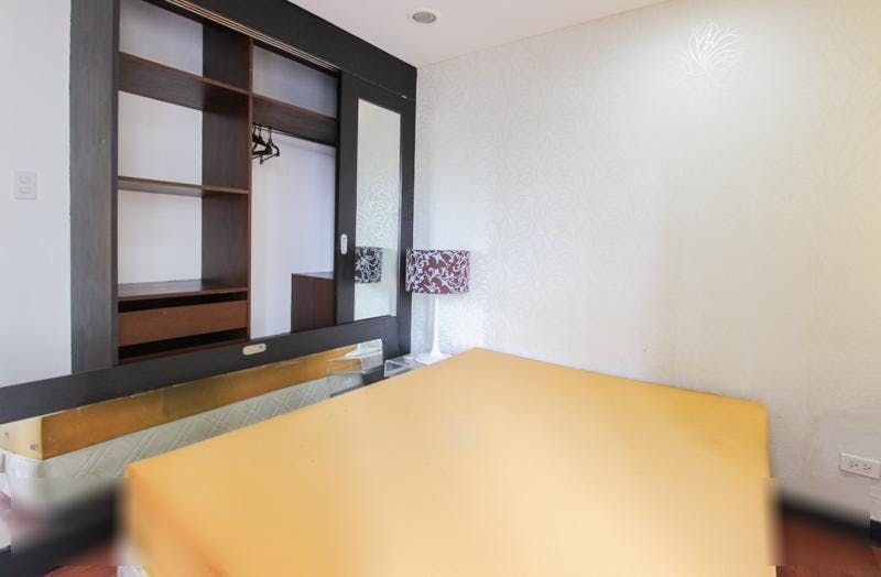 "1BR Condo for Rent in Penhurst Parkplace, BGC - Bonifacio Global City,"09